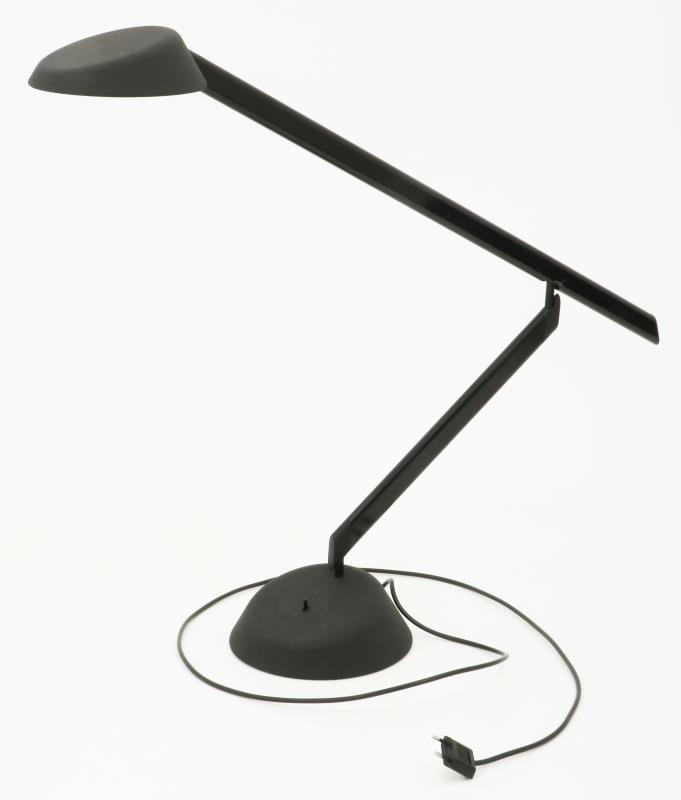 Vico Magistretti (1920 - 2006), Lester burolamp, ontwerp voor: Oluce, uit: 1987, Italië, eind 20e eeuw.