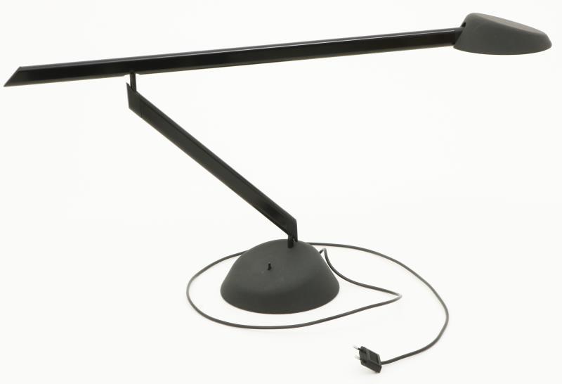 Vico Magistretti (1920 - 2006), Lester burolamp, ontwerp voor: Oluce, uit: 1987, Italië, eind 20e eeuw.