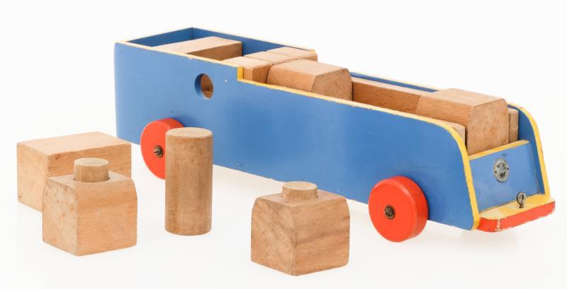 Ado (arbeid door onvolwaardige) Ko Verzuu (1901-1971). compleet met de originele blokken model nr. 161 uit 1953. 
