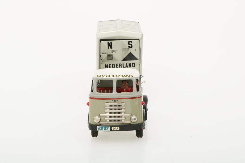 Arnold DAF truck van Gend & Loos met container NS van huis tot huis.