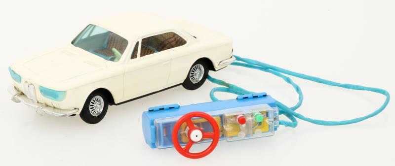 Bandai BMW 2002 met afstandsbediening.