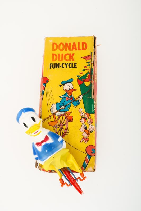 Disney Donald Duck Fun-cycle.