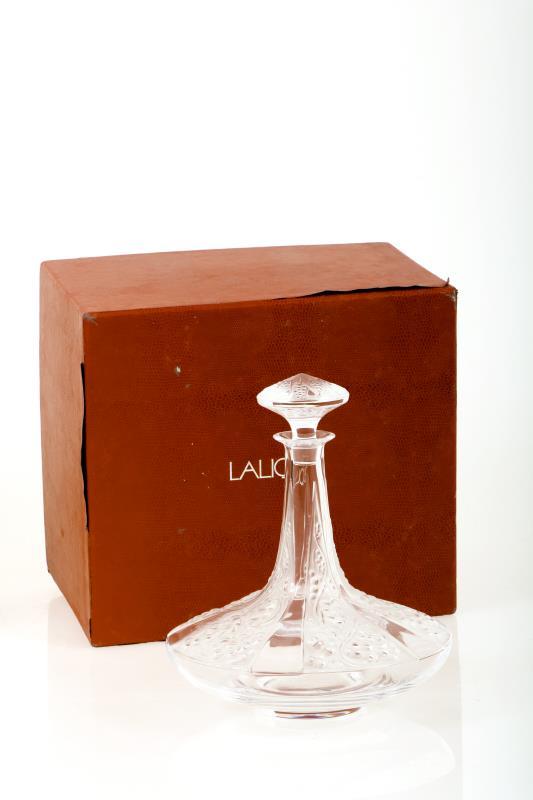 Een Lalique "Gevrey" -karaf. Gemerkt "Lalique France".