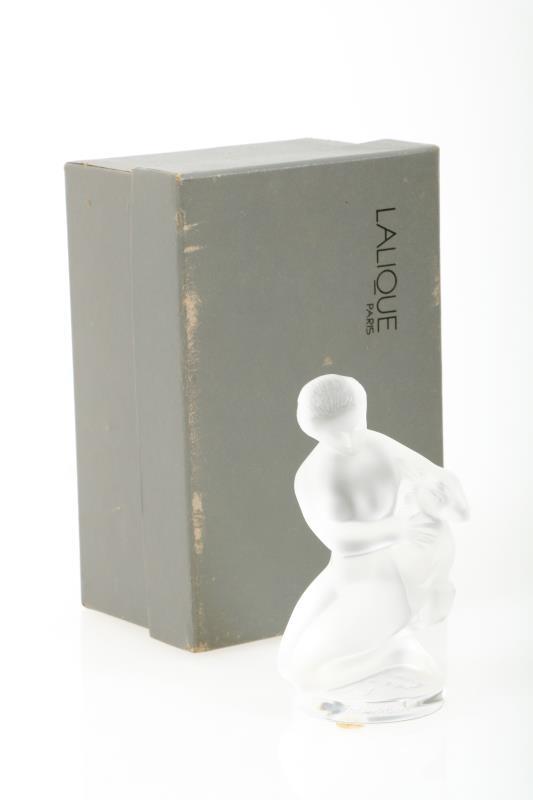 Een Lalique "Diana" -sculptuur. Gemerkt "Lalique France".