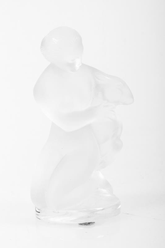 Een Lalique "Diana" -sculptuur. Gemerkt "Lalique France".