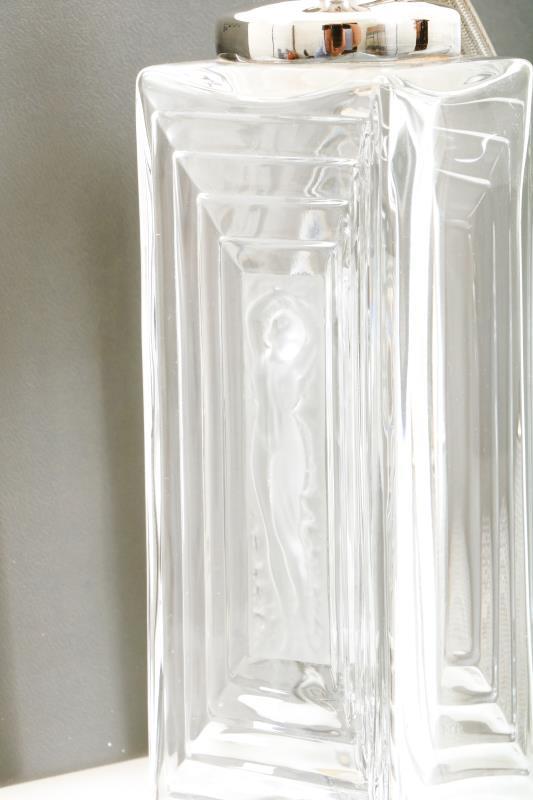 Een Lalique "duncan" -verstuiver. Gemerkt "Lalique France".