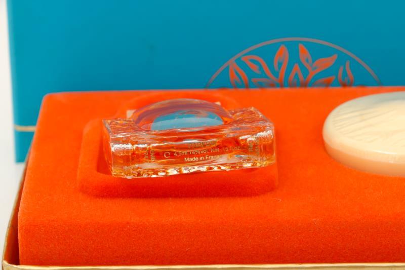 Een Lalique "Les Mascottes" -Miniatuur set. Gemerkt "Lalique France".