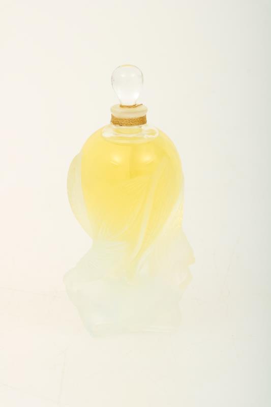 Een Lalique "Les Elfes" -parfumfles, editie 2002. Gemerkt "Lalique France".