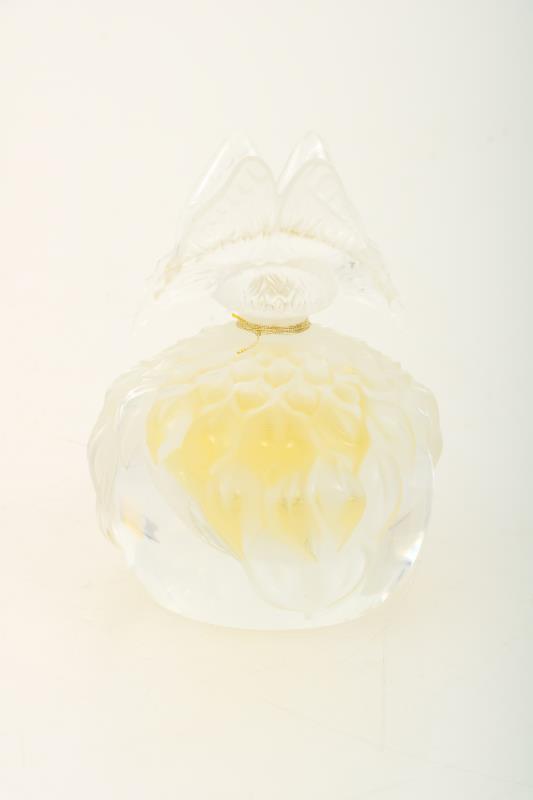 Een Lalique "Butterfly" -parfumfles, editie 2003. Gemerkt "Lalique France".
