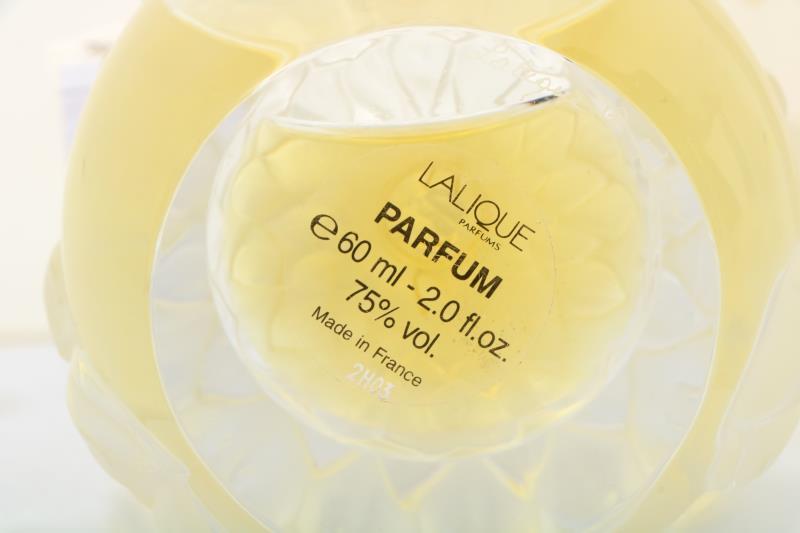 Een Lalique "Butterfly" -parfumfles, editie 2003. Gemerkt "Lalique France".
