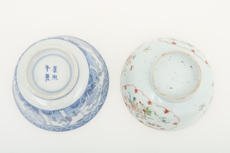 Een lot van (2) porseleinen kommen met onder anderen famile rose decor. China, 18e & 19e eeuw.