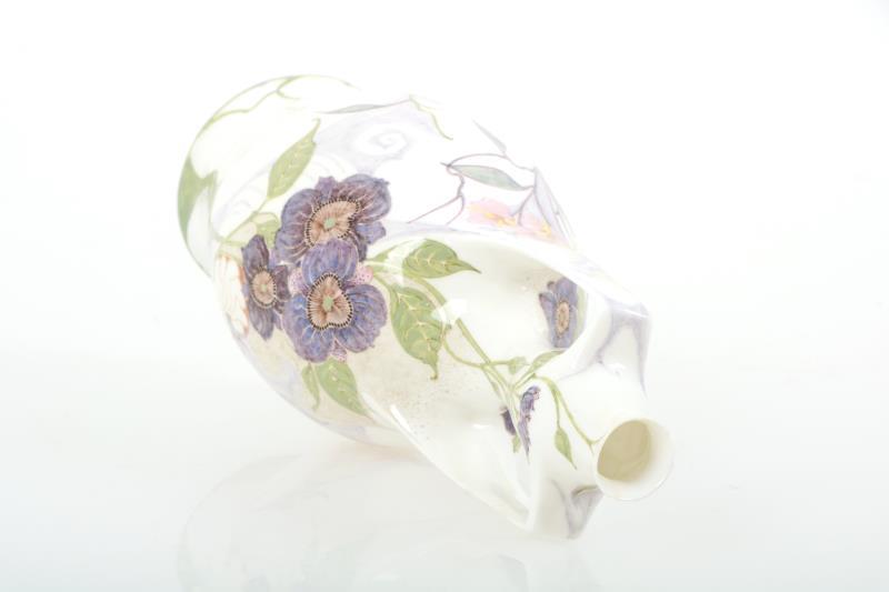 Plateelbakkerij Rozenburg - Eierschaal porseleinen siervaas met handbeschilderd met decor van bloemen en vogels door Sam Schellink (1876-1958).