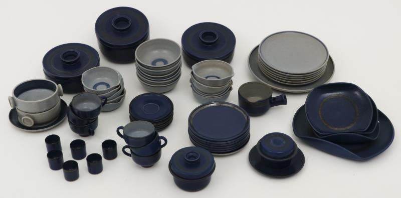 Een ca. 50 dlg. groot aardewerk servies "Hollebol", Zaalberg Holland.