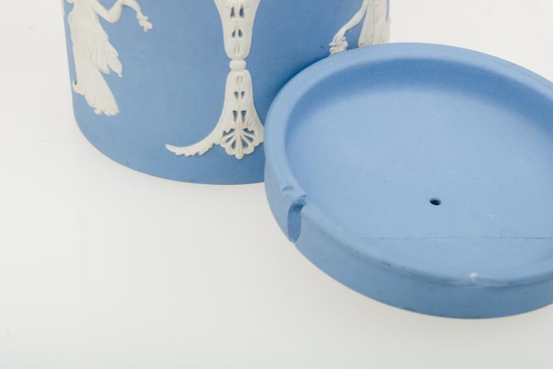 Een lot mer divers Jasper ware. Wedgwood, 20e eeuw.