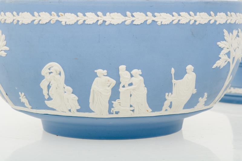 Een lot mer divers Jasper ware. Wedgwood, 20e eeuw.
