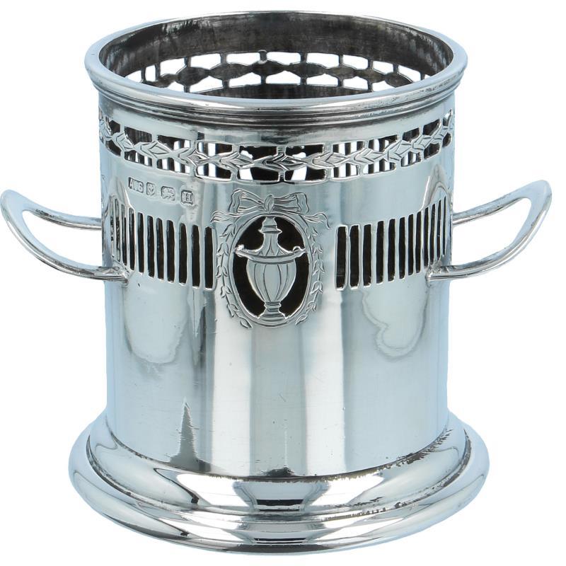 Beker zilver.