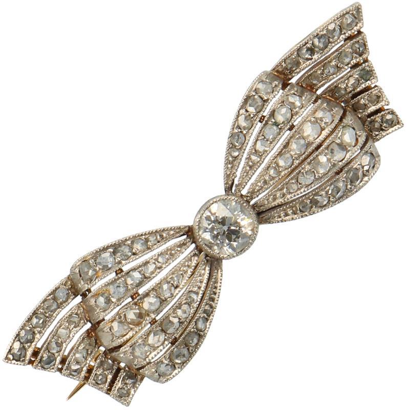 Antieke broche tricolor goud, ca. 1 ct. diamant - 14 kt.