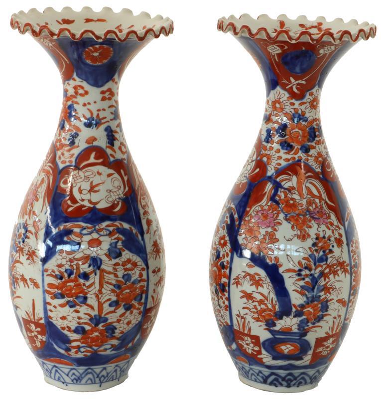 (2) Imari kraagvazen 19e eeuw.