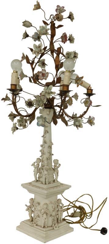 Porseleinen lamp.