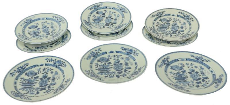 (9) Chinees porselein.