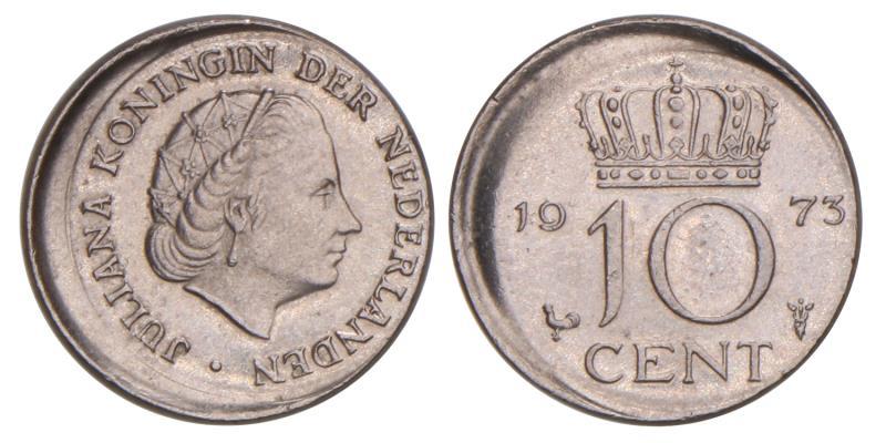 10 cent Juliana 1973 excentrisch geslagen. Prachtig.