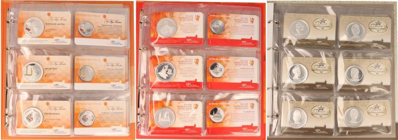 3x album coincards, 1x Koninkrijk der Nederlanden (12 stuks), 1x Collectie 'Pracht en Parelsnoeren' (12 stuks), 1x Collectie 'Grootmeesters der lage landen' (12 stuks).