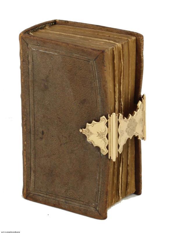Oude Bijbel uit 1868 met  14 karaats gouden sluiting