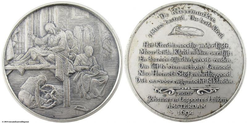 Zilveren penning uit de serie van Johannes en Caspaares Luiken. De Kleermaaker.