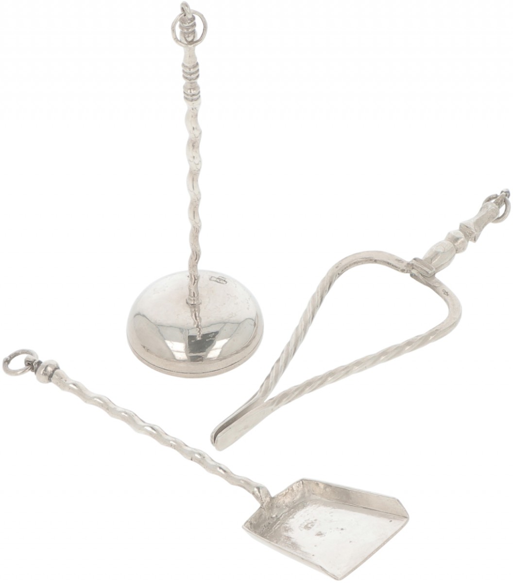 (3) Delig miniatuur haardset zilver.