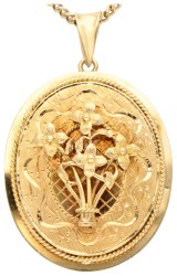 18K Geelgouden hanger met boeket vergeet-mij-nietjes in gegraveerde ovale rand.