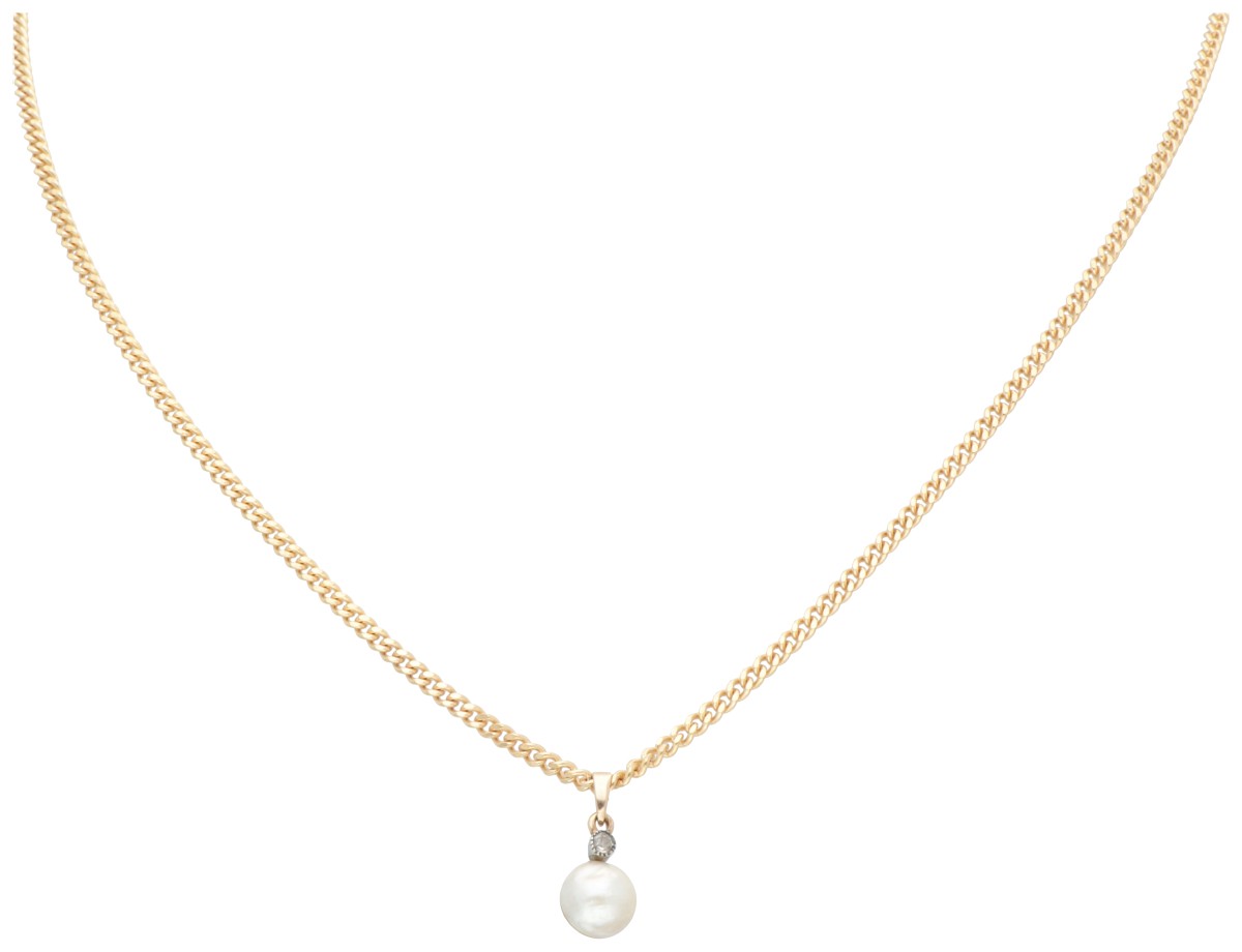 BWG 9K geelgouden gourmet collier met halve parel en diamant hanger.