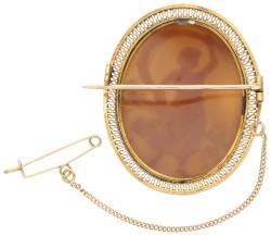 14K Geelgouden broche schelpcamee met godin Ariadne.