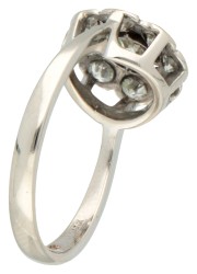 14K Witgouden entourage ring bezet met ca. 0.84 ct. diamant.