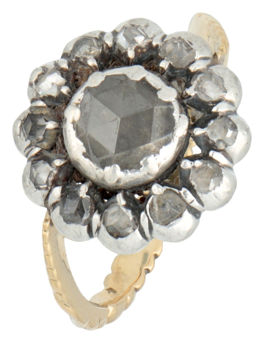 Gouden/zilveren entourage ring met roos geslepen diamant.