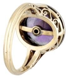 BWG 12K geelgouden ring bezet met amethist.