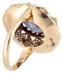 14K Geelgouden entourage ring met paarse synthetische saffier.