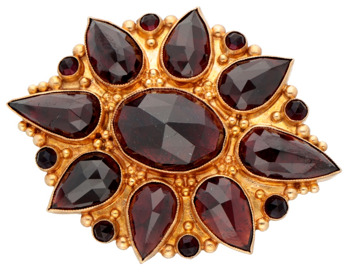 14K Geelgouden broche bezet met ca. 22 ct. granaat.