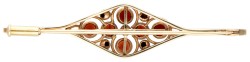 Friese 14K geelgouden staafbroche met granaat.