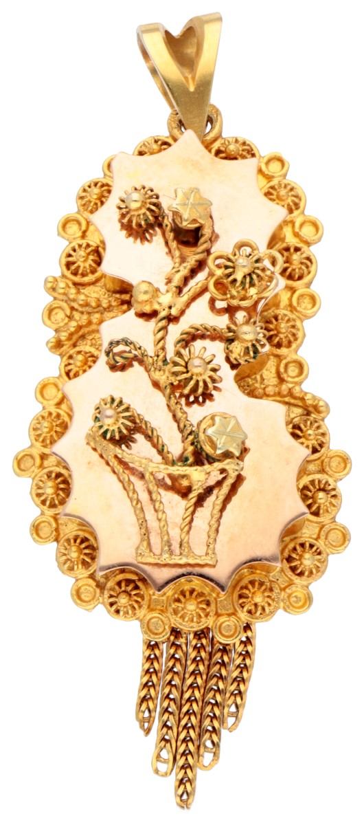 Antieke 14K bicolour gouden hanger met bloemenmand en 'baardje'.