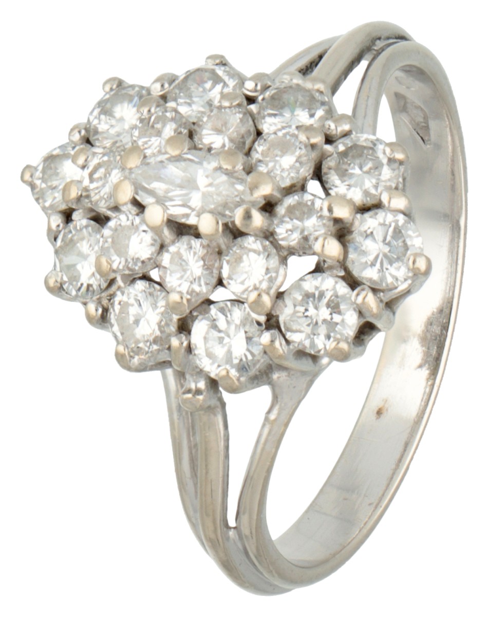 18K Witgouden cluster ring bezet met ca. 0.60 ct. diamant.