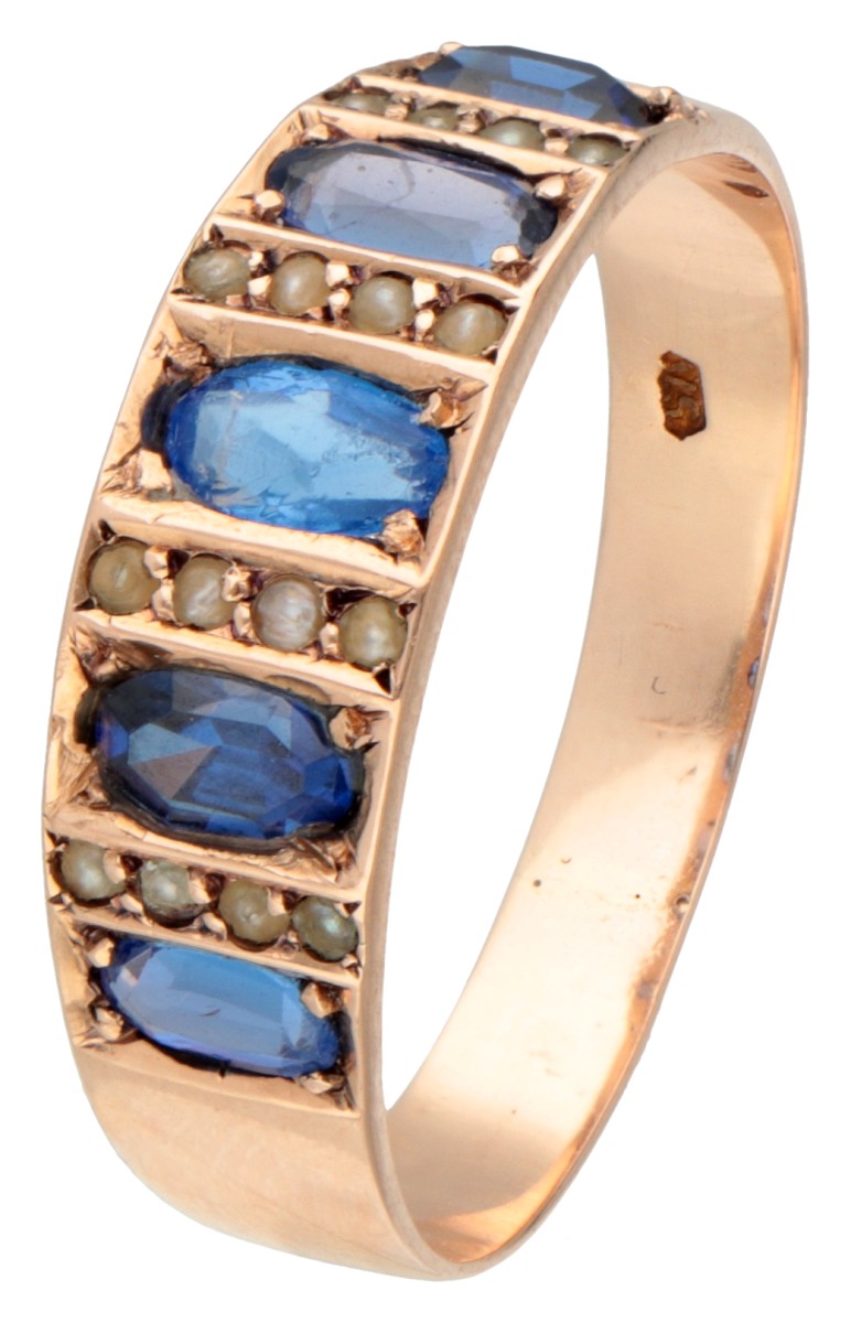 Antieke 14K geelgouden demi-alliance ring met blauwe simili en zaadparels.