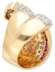 18K Geelgouden asymmetrische design ring bezet met ca. 1.12 ct. diamant, smaragd, saffier, robijn.