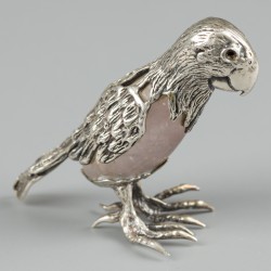 Miniatuur papegaai en toekan met agaat en zilver.