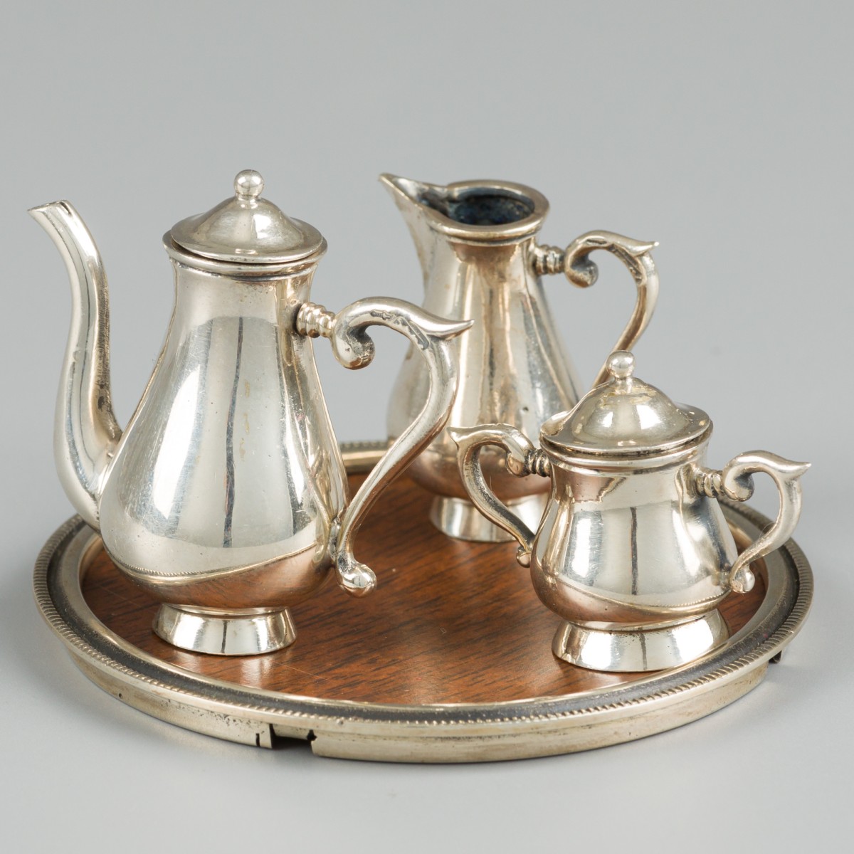 Miniatuur koffieservies zilver.