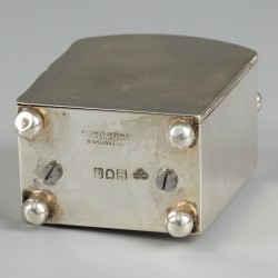 Bureauklokje zilver.