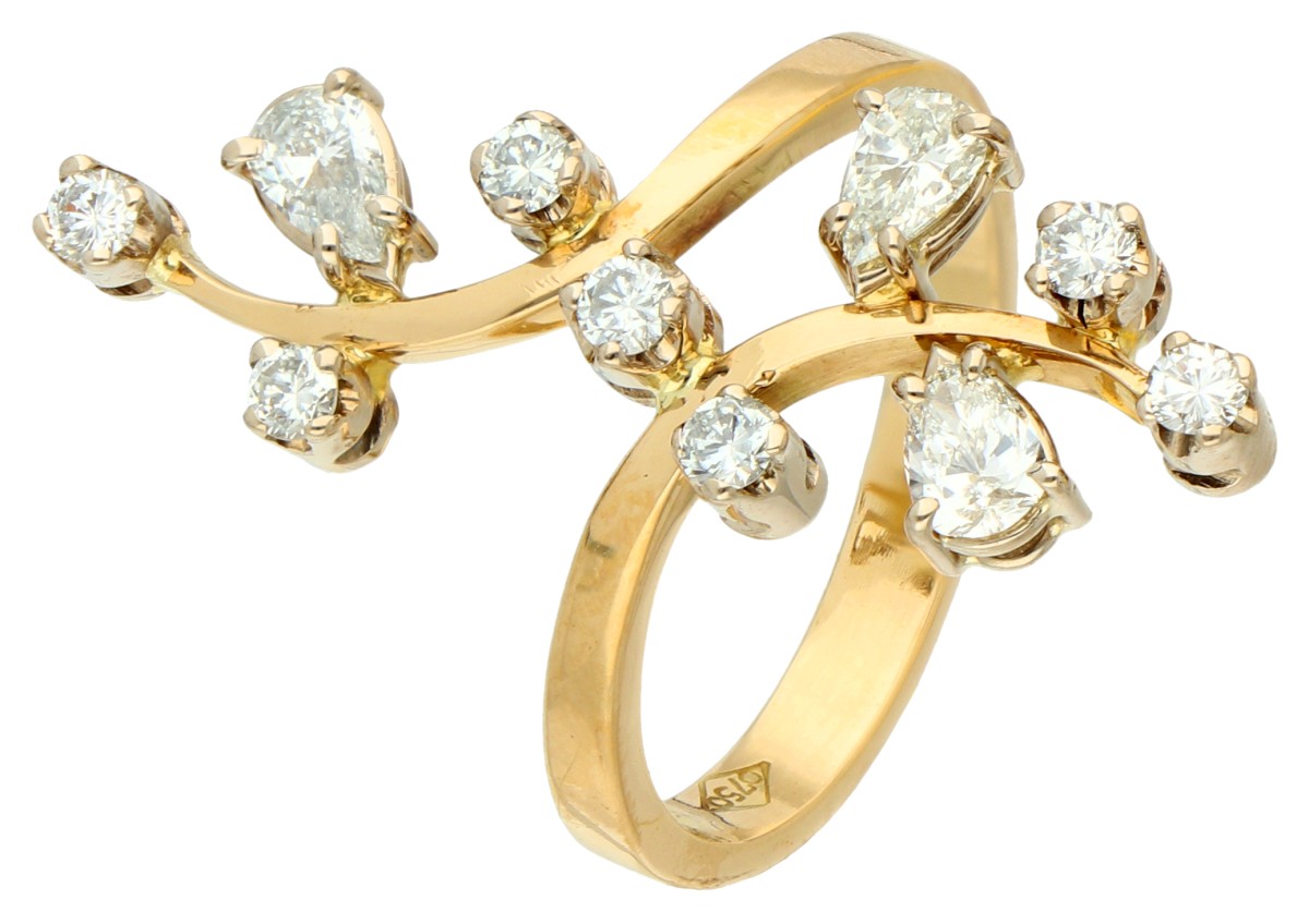 18K Geelgouden design ring met peer en briljant geslepen diamanten ca. 0.60 ct. 