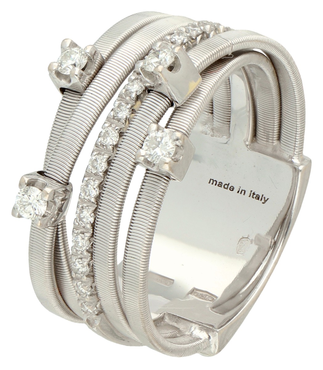 Marco Bicego 18K witgouden crossover ring bezet met ca. 0.31 ct. diamant.