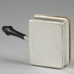 Asbakleger zilver.