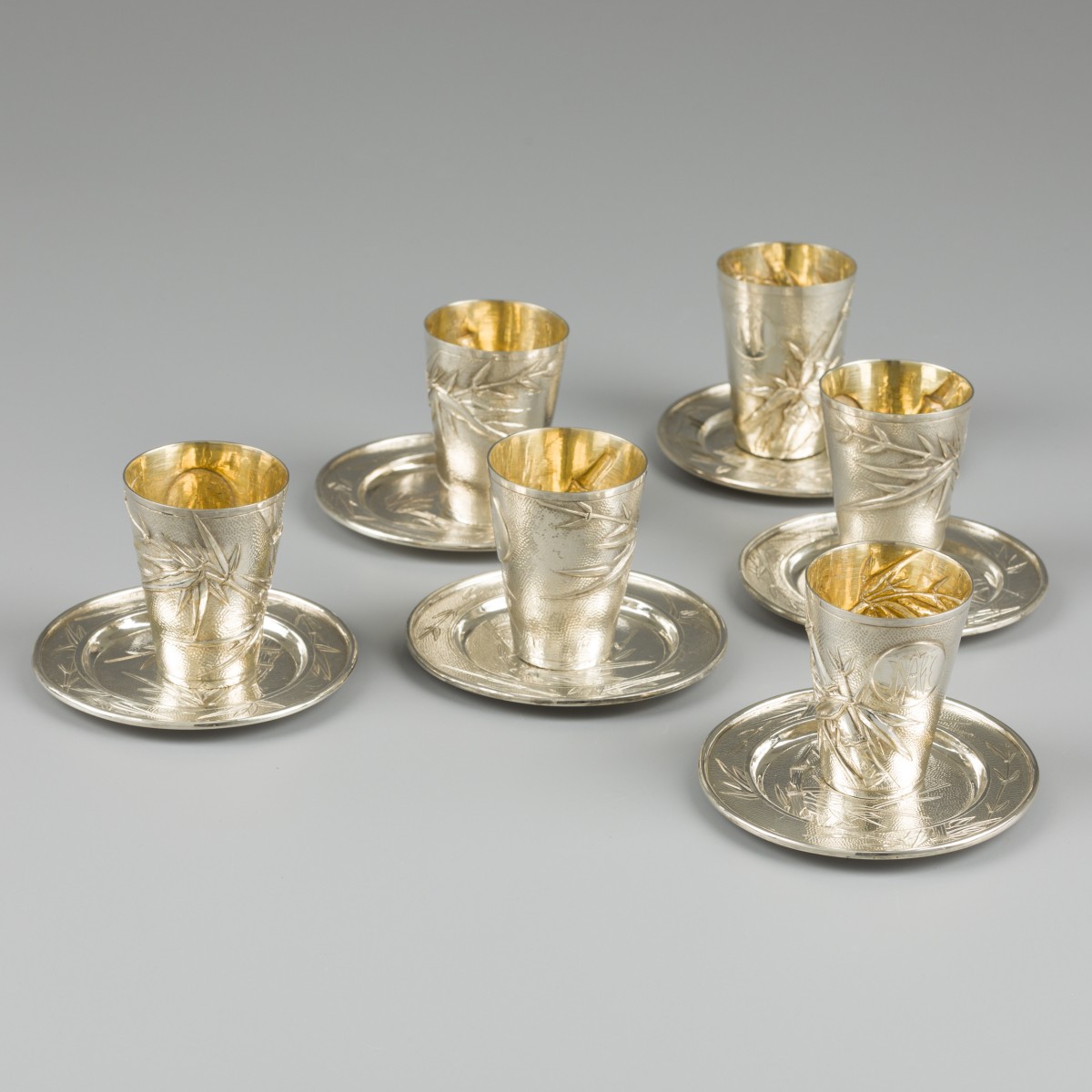 6-delige set shotglazen met onderschotel, Zee Sung, Shanghai ca. 1930-40, zilver.