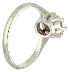 14K Witgouden solitair ring met ovaal roos geslepen diamant op folie.